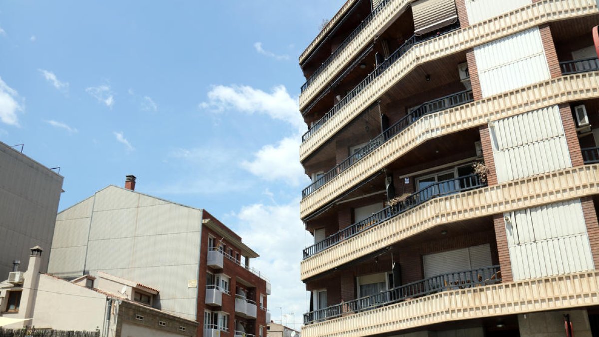 Els fets han tingut lloc al bloc 41 del carrer Gaudí de Manresa.