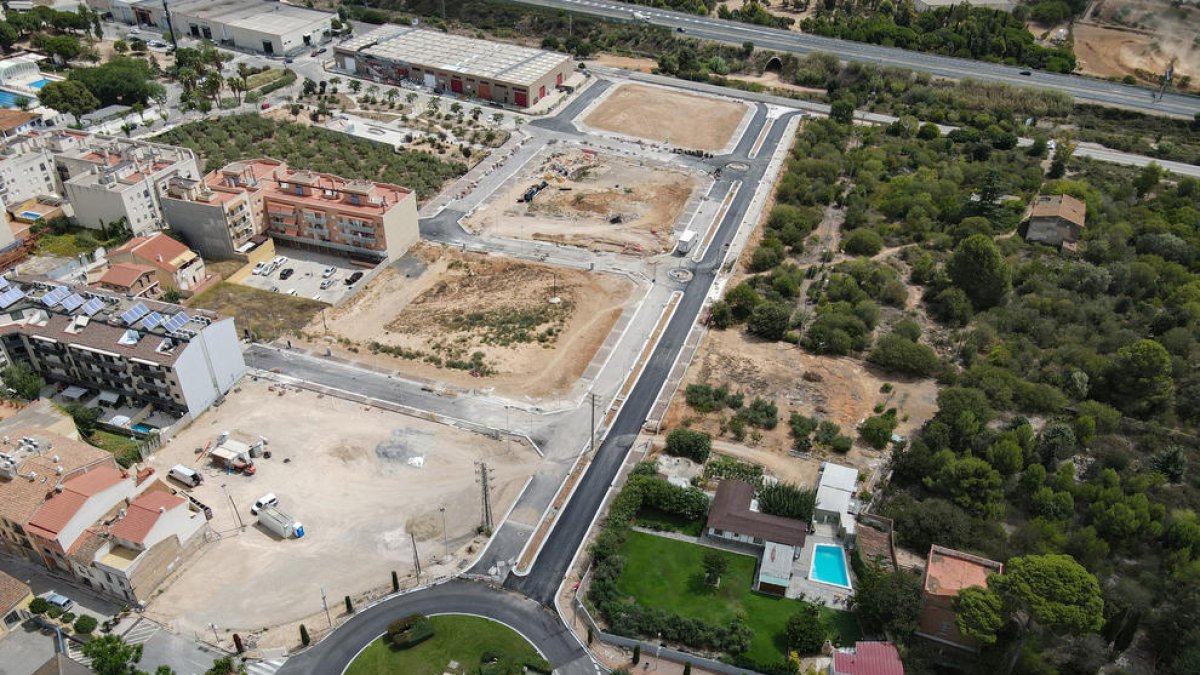 Imatge de les obres d'ampliació de l'avinguda Mina de Madró de la Pobla.