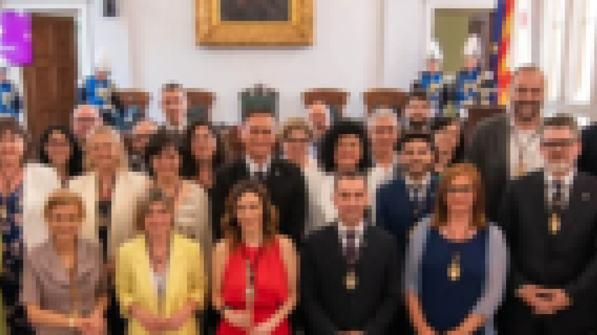 Imatge dels 27 regidors que conformen el plenari municipal a Reus.