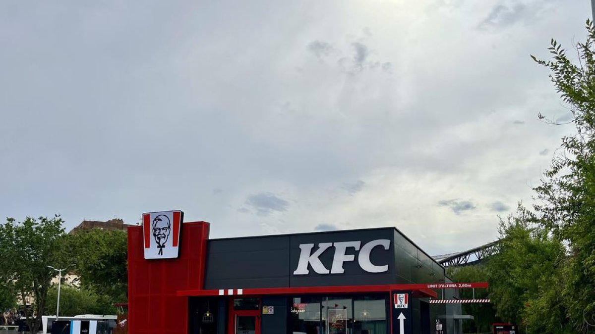 Imatge el primer restaurant KFC a Reus.