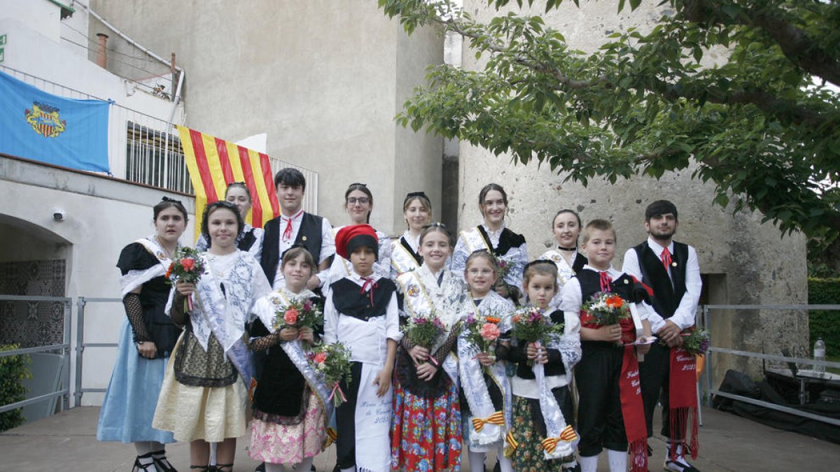 Imatge de les noves pubilles, hereus, damisel·les i fadrí de Cambrils.