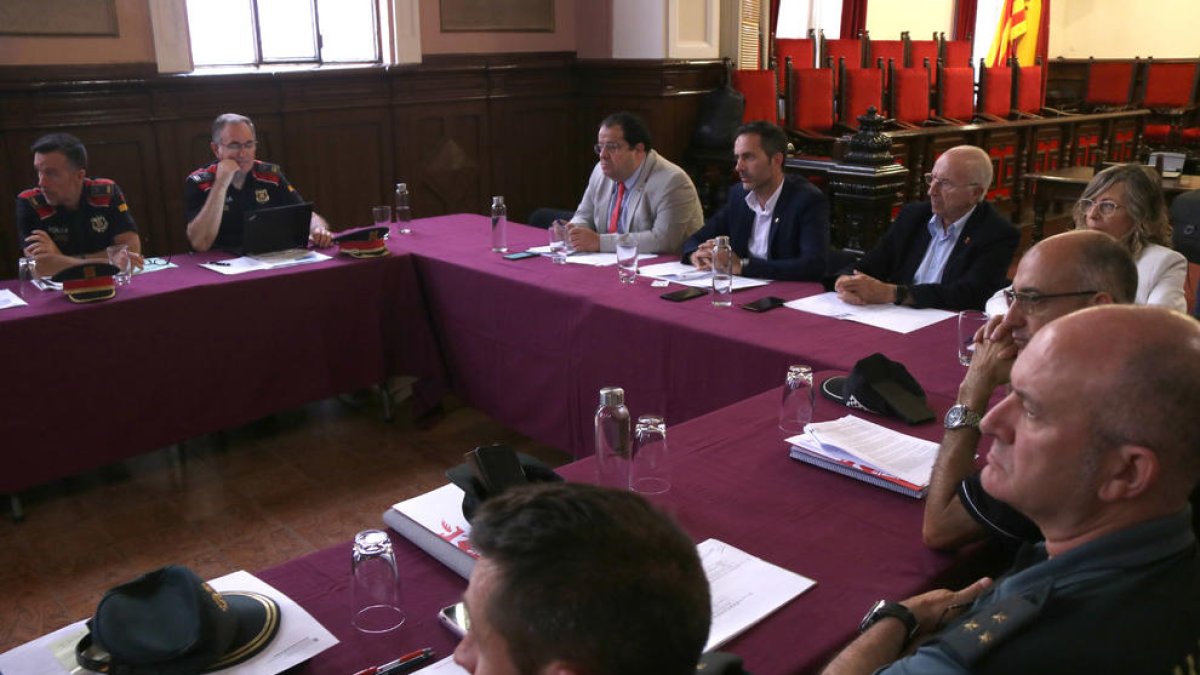 Reunión de Junta Local de Seguridad de Tortosa, junto al consejero de Interior, Joan Ignasi Elena.