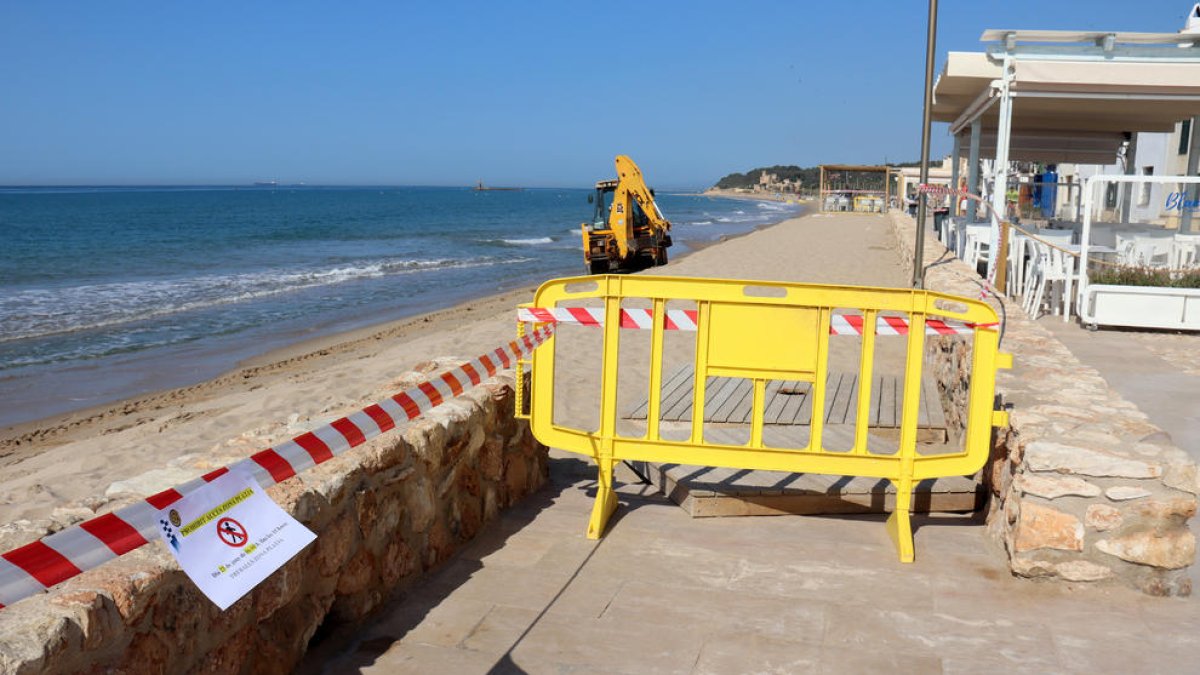 Reparan el boquete de la playa de Altafulla