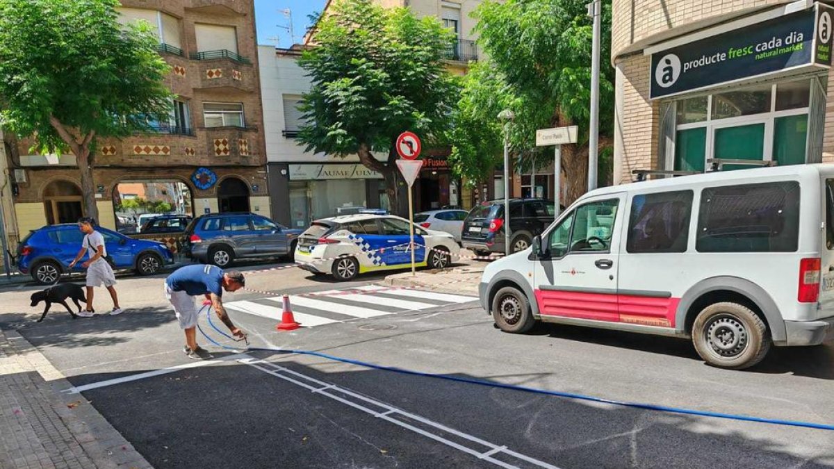 Tasques de senyalització a Tortosa.