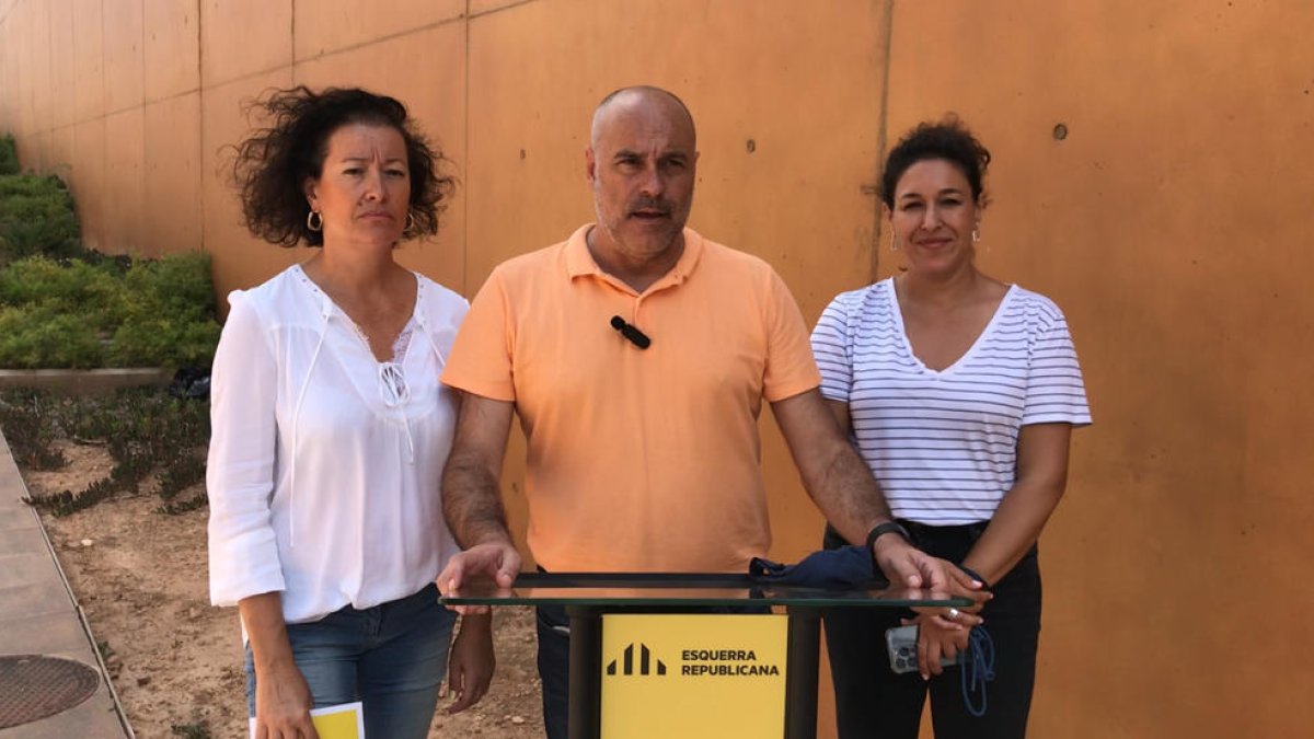 Els candidats Jordi Salvador Duch, Norma Pujol Farré i Laura Castel Fort al centre penitenciari de Mas d'Enric.