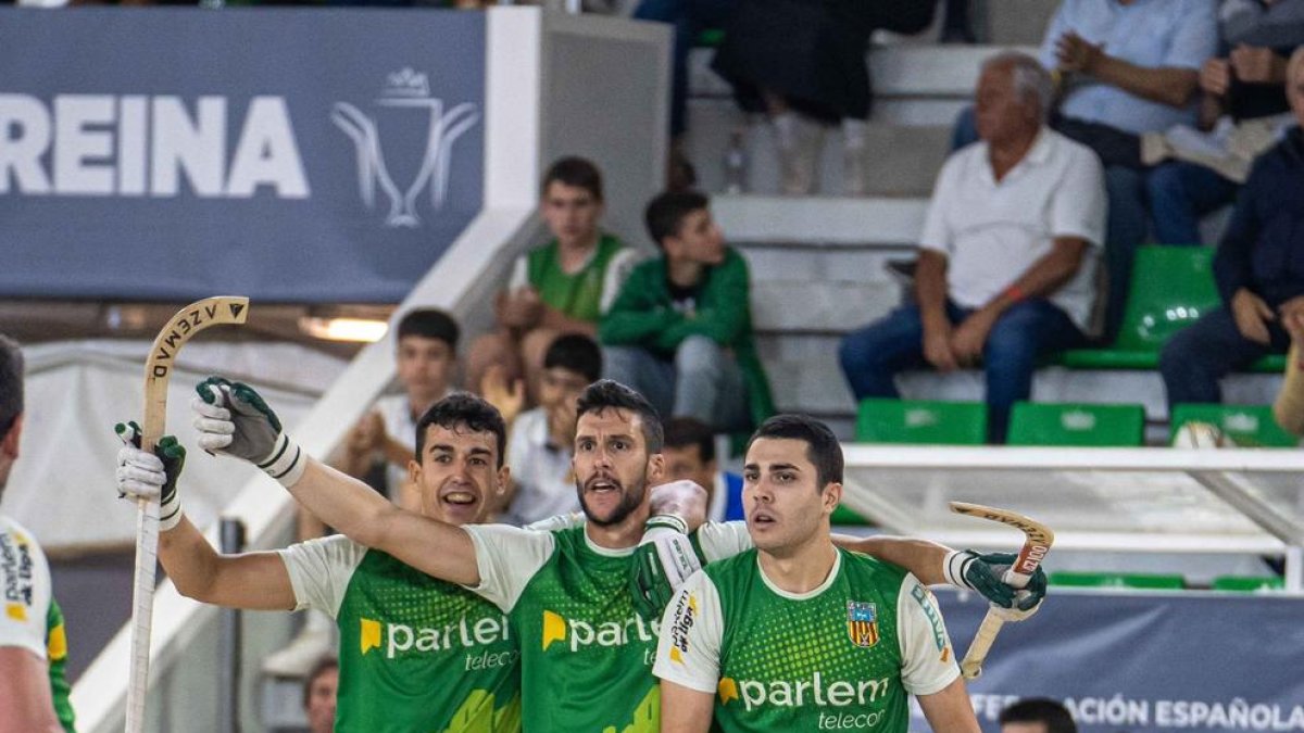 Los jugadores del CP Calafell celebrando una victoria.