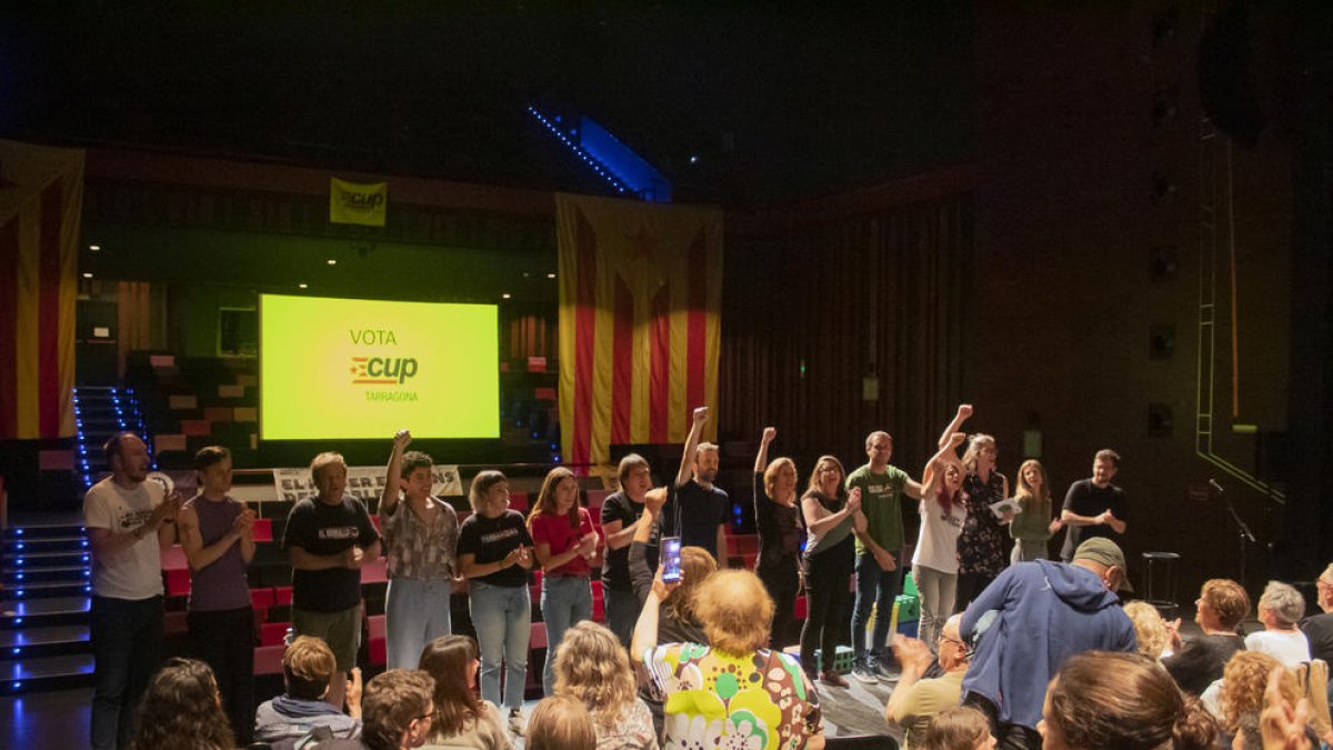 Celebraron el acto final de campaña en el Teatre Tarragona.