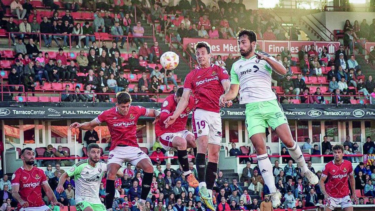 Unai Dufur, el primer central que va fitxar el Nàstic, amb l'Osasuna Promesas aquesta temporada.