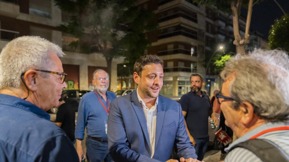 Imatge de Rubén Viñuales durant la nit electoral.