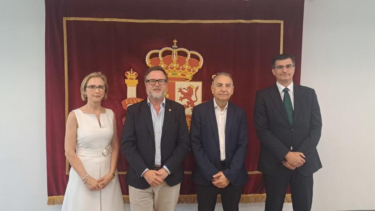 Representants del col·legi amb el subdelegat del Govern.