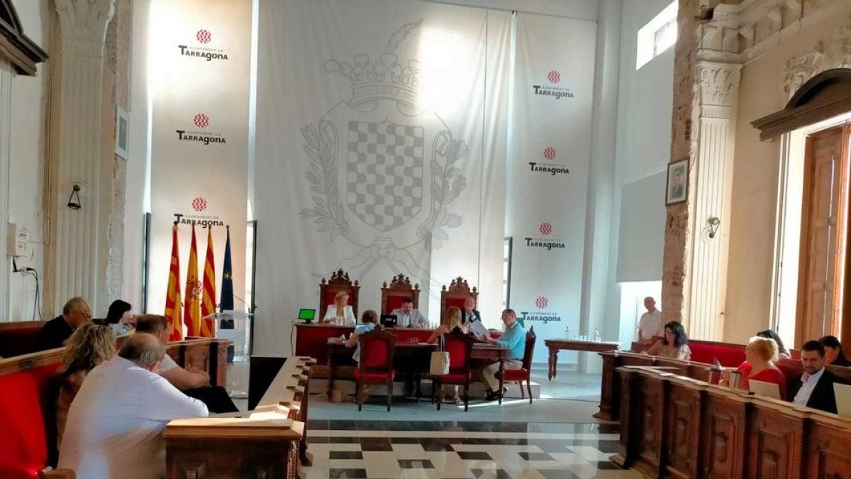 Ahir al matí es va celebrar la sessió extraordinària d'urgència del Consell Plenari.