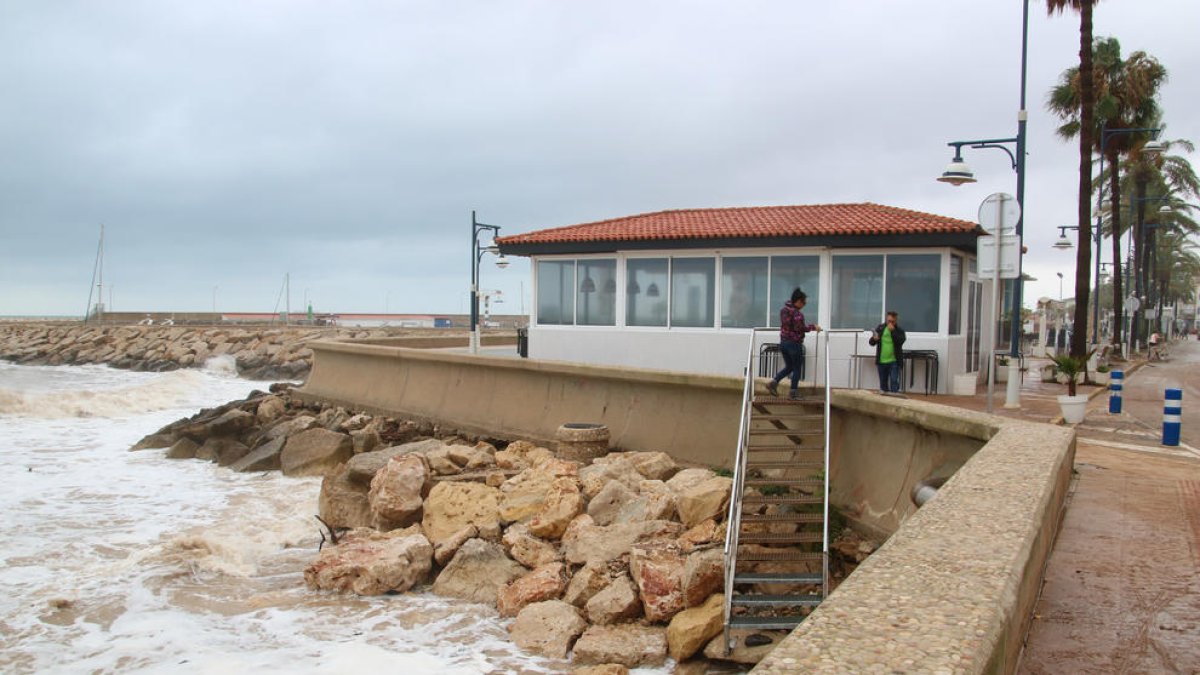 L'alcalde d'Alcanar demana revertir el model urbanístic per evitar més danys causats per futures per pluges