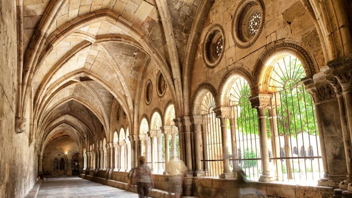 Imagen de visitantes de la Catedral de Tarragona.