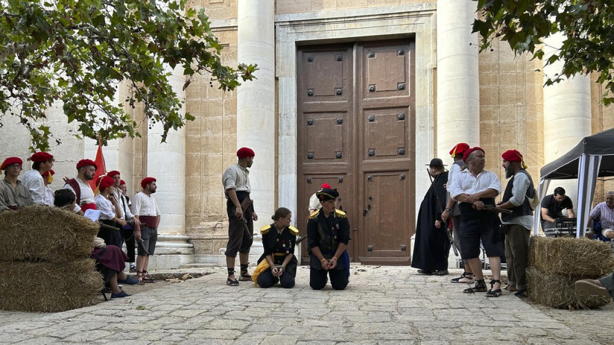 Carlins i liberals tornen a Vilallonga per recrear la batalla de l'1 de març de 1838