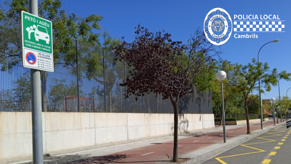 Imatge d'una àrea de «Petó i Adéu» a un centre escolar de Cambrils.