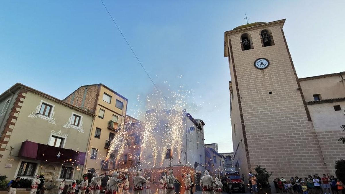 Imagen del Correfoc de la Fiesta Mayor de Riudecanyes.