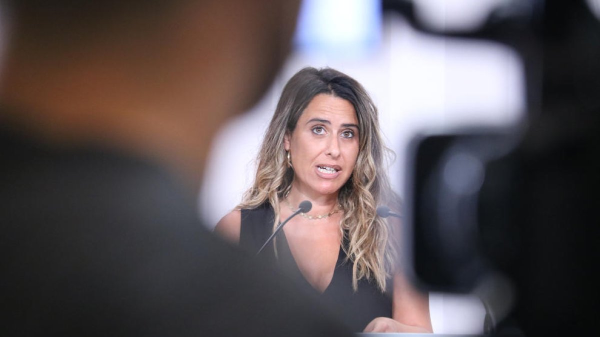 La portavoz del Govern, Patrícia Plaja, ofrece una rueda de prensa.