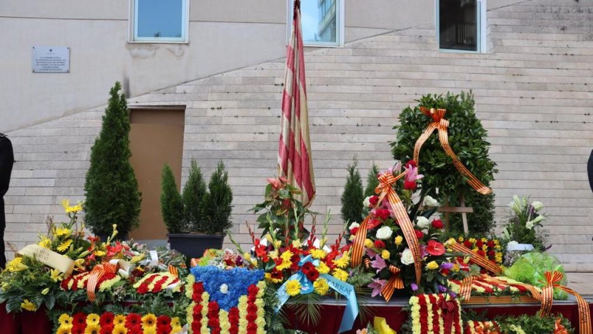 Ofrendas con motivo de la Diada Nacional de Cataluña.