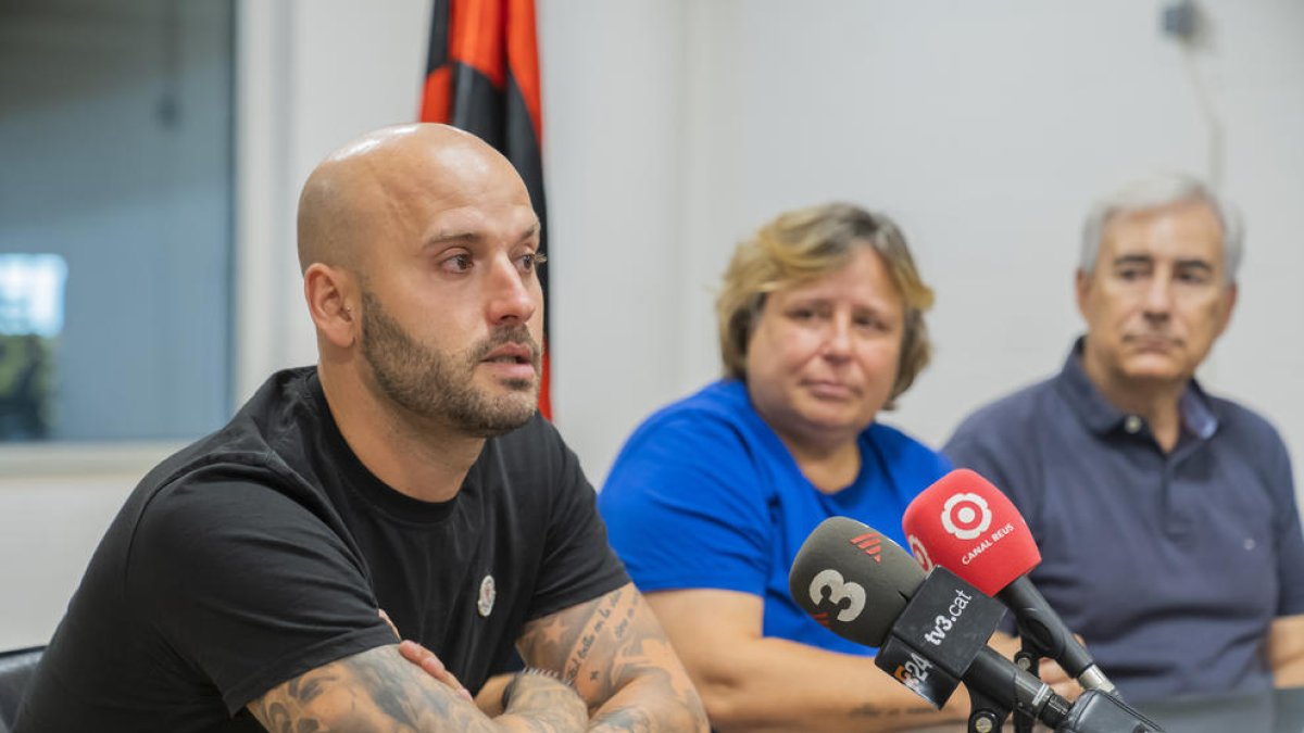 Raúl Marín a la sala presidencial del Reus Deportiu anunciant la seva nova etapa.