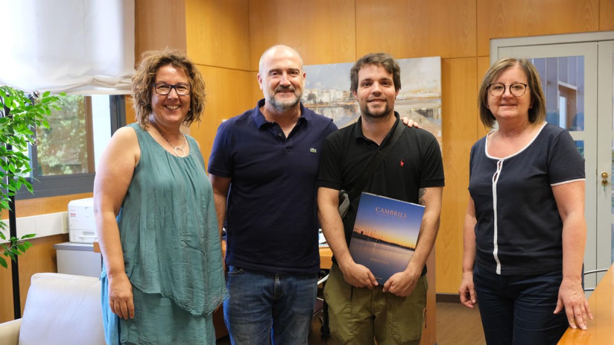 Imatge del reconeixement de l'Ajuntament de Cambrils al xef Sergi Palacín.