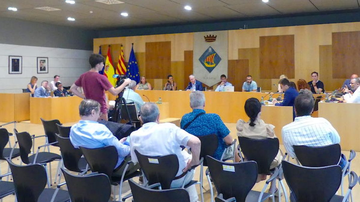 Ahir se celebrava el primer ple amb el nou govern PSC-ERC.