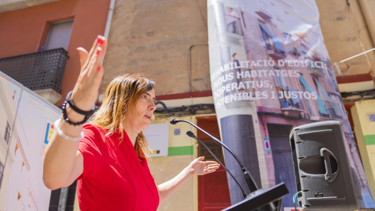 L'alcaldessa, Sandra Guaita, durant la seva intervenció en l'acte d'inauguració dels treballs.