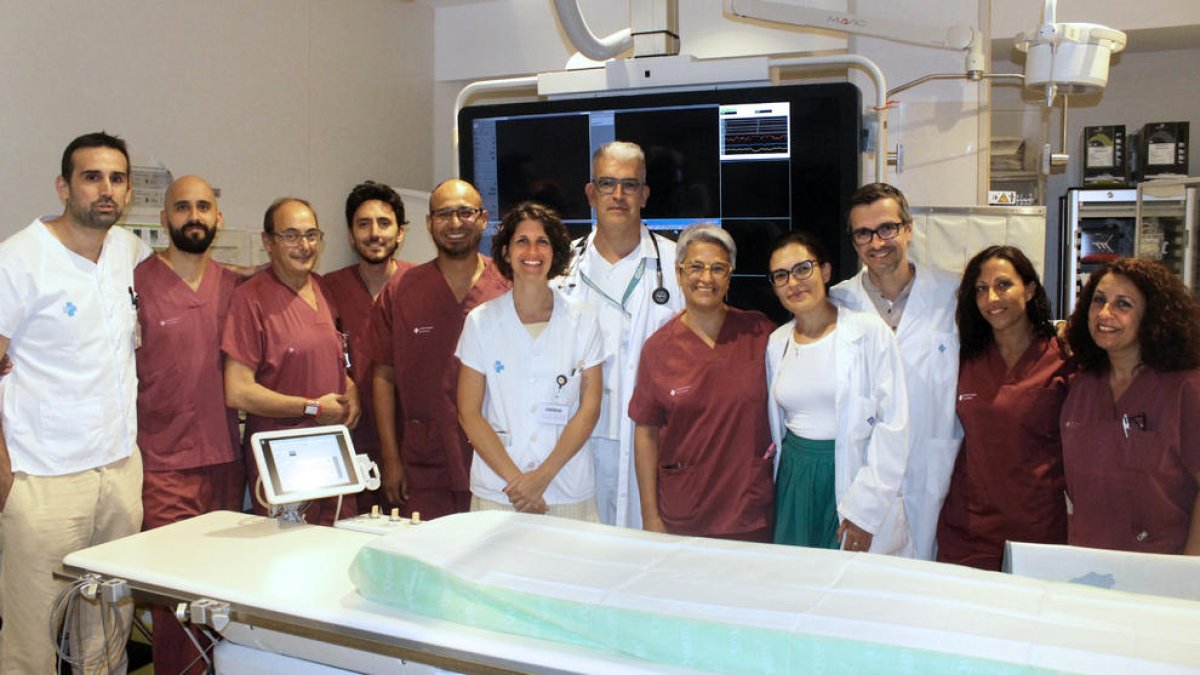 Els membres del Joan XXIII de Tarragona que s'encarrega de fer les trombectomies mecàniques endovasculars.
