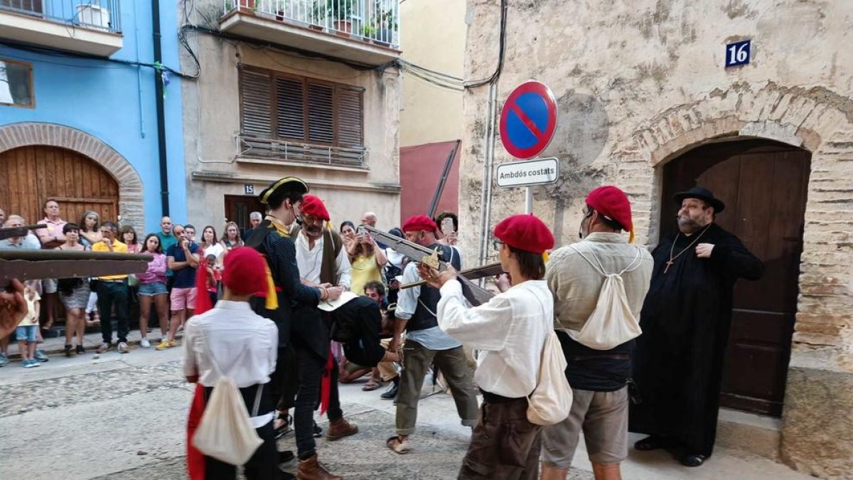 Imatge de la recreació de la batalla a Vilallonga del Camp, realitzada el 2022.