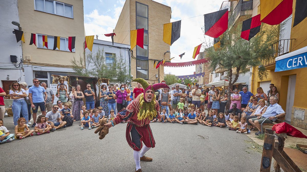 L'espectacle inaugural, amb La Quinta Forca, Ramón dels boscos, els Bufons del Castell i Krakort el follet, està programat per al divendres 15 de setembre a les 18 h, a la Plaça Catalunya.