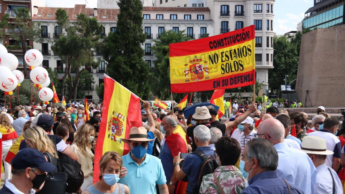 Concentrados en la plaza Colón contra los indultos, el 13 de junio de 2021.