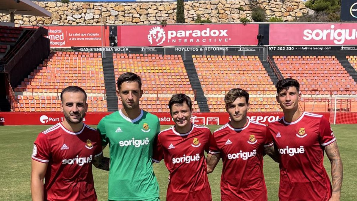 Gabri Vidal, Dani Parra, Adri Contreras, Marc Álvarez y Óscar Sanz en el Nou Estadi.