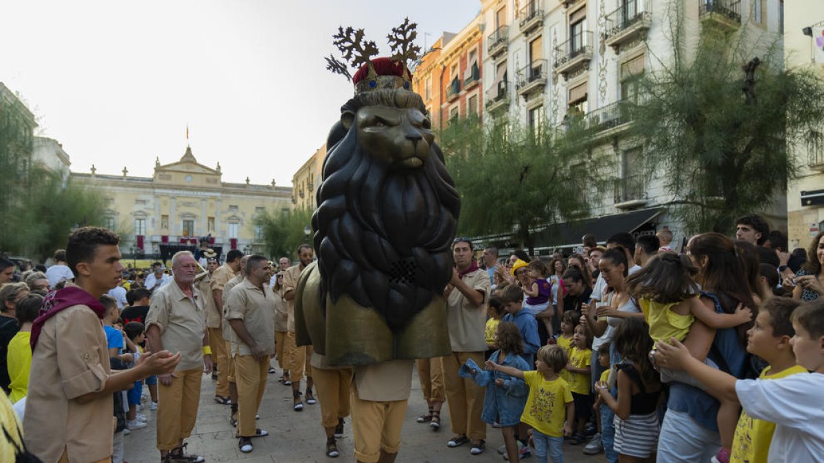 El Llen de Tarragona solo hace tres salidas en el año, todas ellas en las fiestas de Santa Tecla.