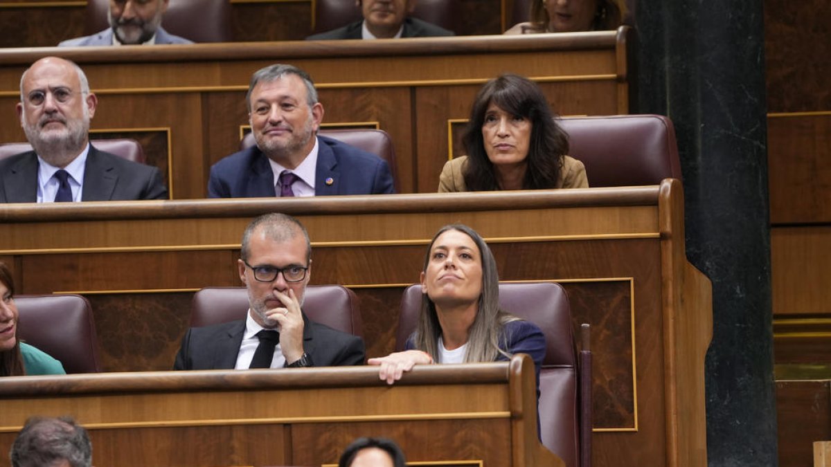 La portaveu de Junts al Congrés, Míriam Nogueras, des del seu escó en el debat d'investidura de Feijóo.