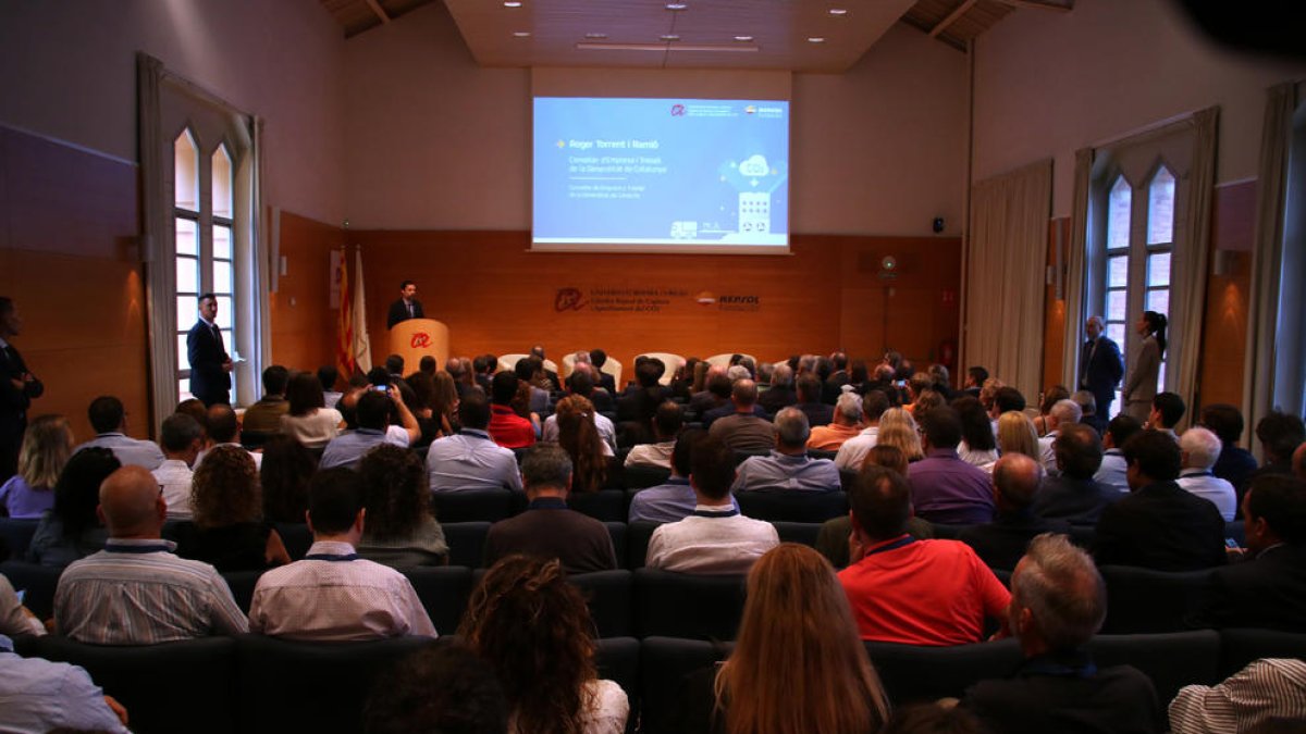 El conseller de Empresa y Trabajo, Roger Torrent, durante su intervención en el acto de presentación de la nueva cátedra de Transición Energética de la URV-Fundació Repsol.