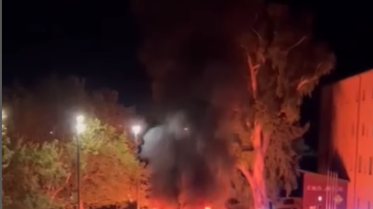 Los vehículos han quemado en la calle Daniel Mangrané de Jesús.