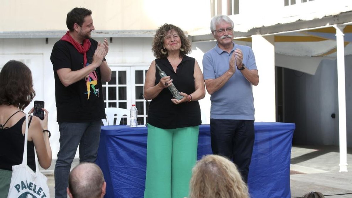 Menuda Tapias ha rebut el premi en nom del Ball de Dames i Vells.