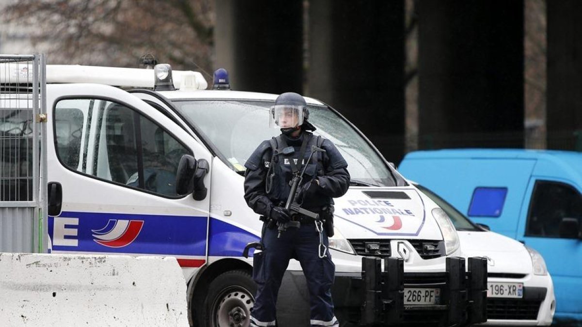 Un policia a França, en una imatge d?arxiu.