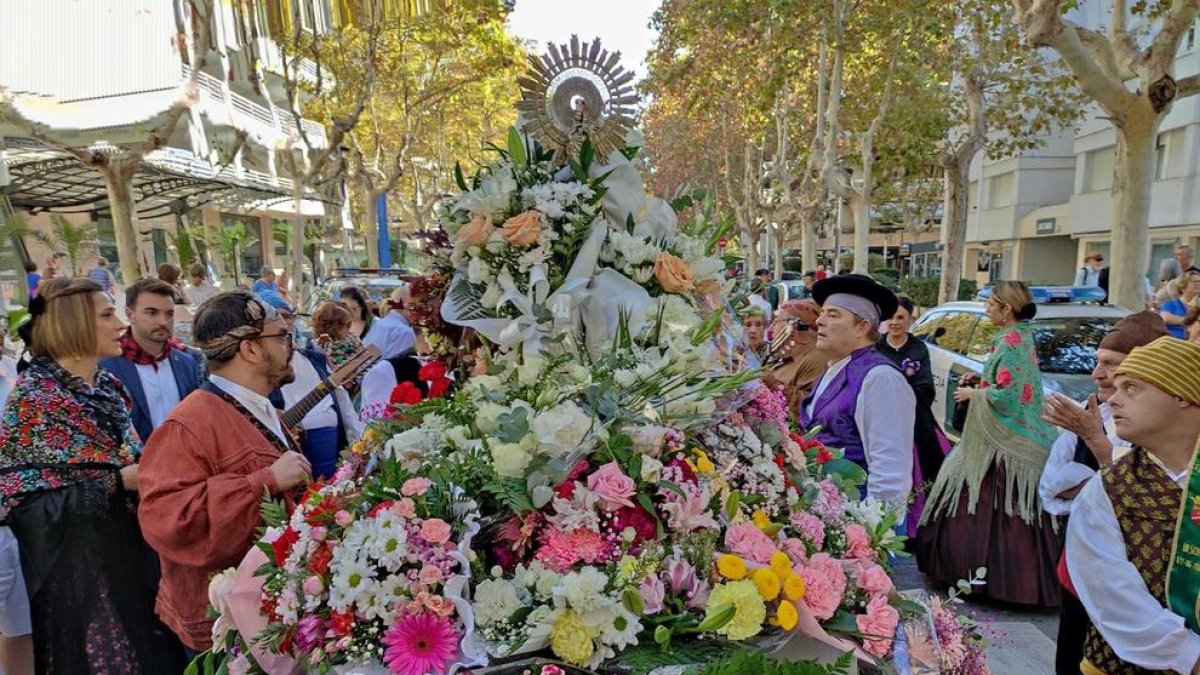 Imatge de l'homenatge a la Verge del Pilar a Salou.