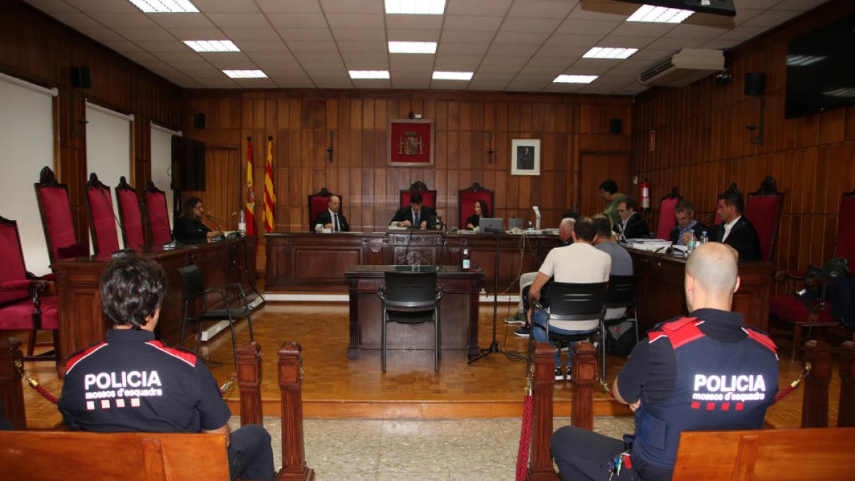 Imatge de l'inici del judici celebrat a l'Audiència de Tarragona.