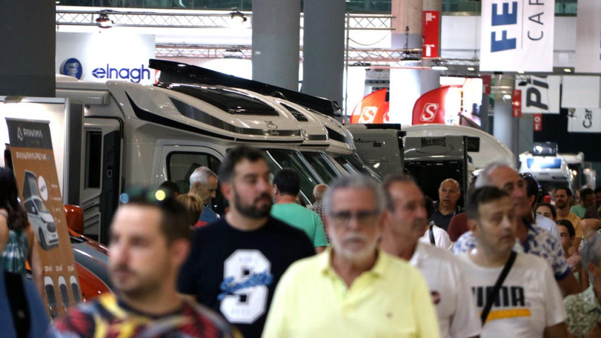 Visitantes del 36º Salón del Caravaning, en Fira Gran Via.