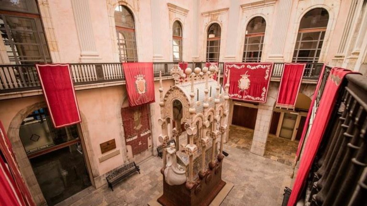 Imagen del patio de Jaime I del Ayuntamiento de Tarragona.