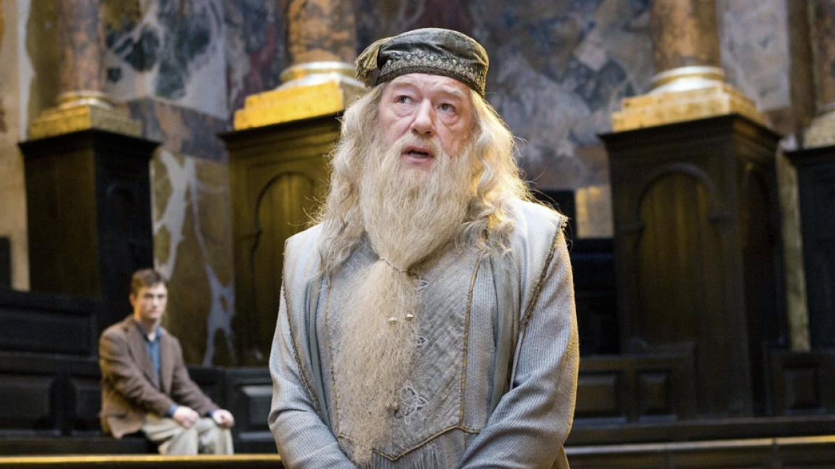 Imatge de Michael Gambon interpretant Dumbledore a Harry Potter.