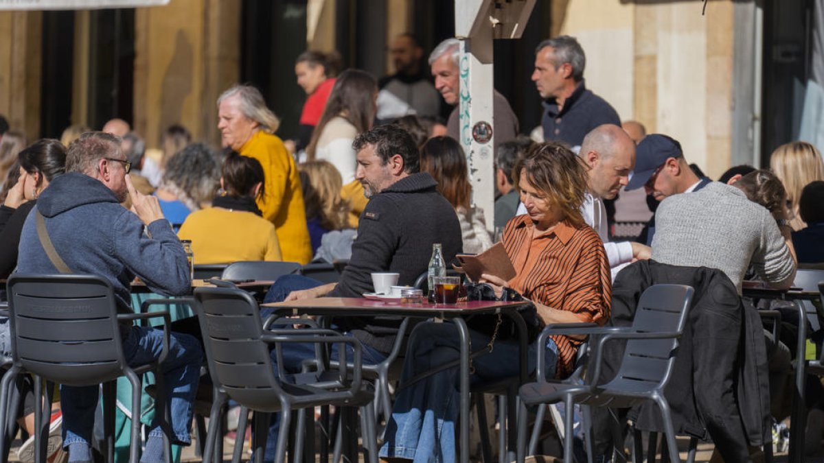 La plaça de la Font és un dels indrets amb més terrasses.