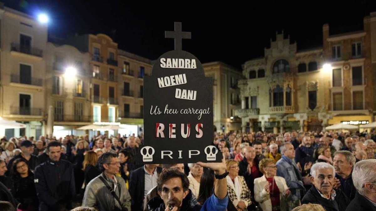 Imatge de la manifestació a Reus contra la pujada d'impostos.