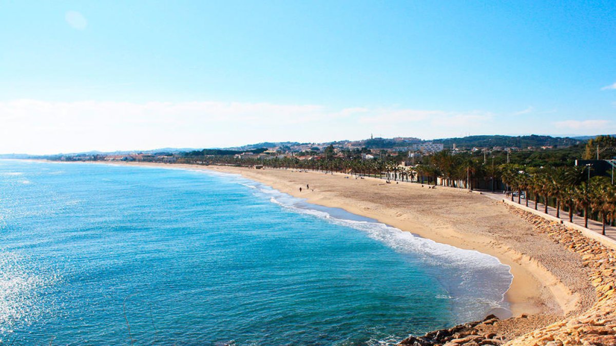 Imatge de la platja llarga de Roda de Berà.