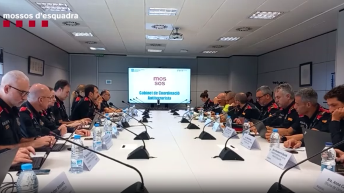 Imagen de la reunión del gabinete antiterrorista de los Mossos d'Esquadra el pasado viernes.