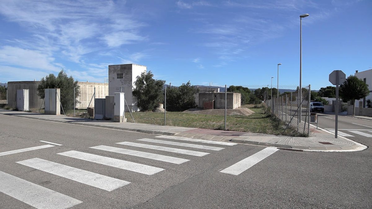 Solar on s'ubicarà l'estació de tractament d'aigua potable a Roquetes.