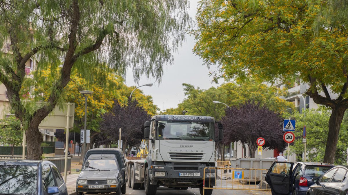 Imatge d'arxiu de les obres al carrer Orquídies de Cambrils.