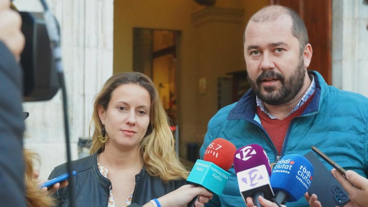 Xavier Puig i Maria Roig en la roda de premsa d'ahir.