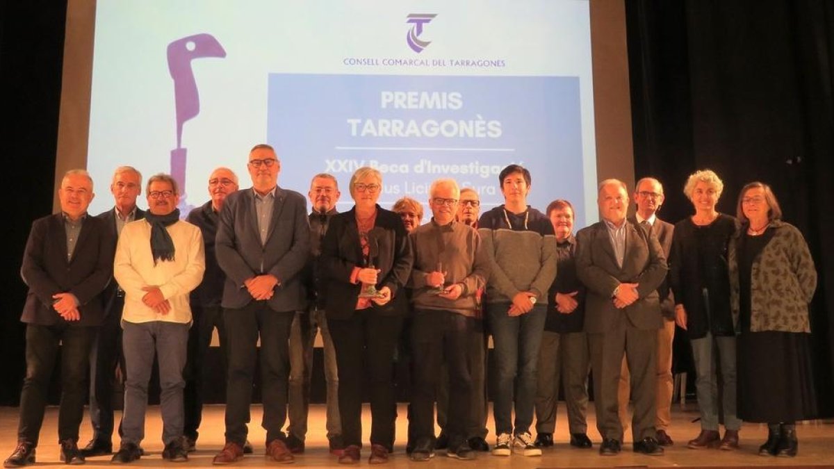 Autoritats, representants i guanyadors dels Premis Tarragonès 2023.